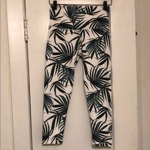 NWOT DYI leaf print leggings